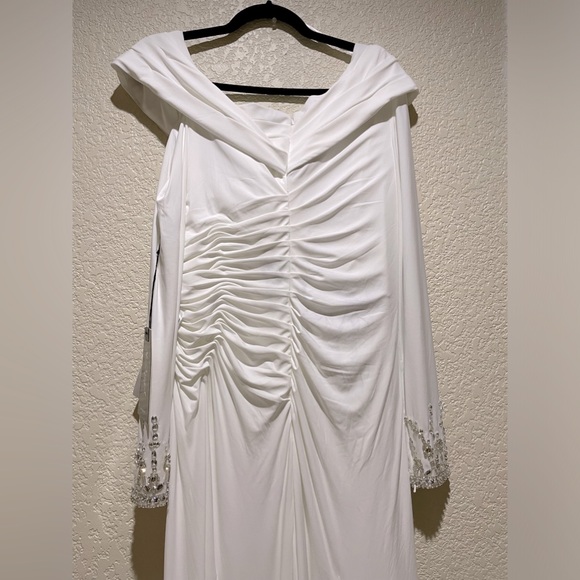 NWT Mac Duggal Beaded Cuff Drop Shoulder Faux Wrap Gown Dress White Size 14 - Picture 12 of 16